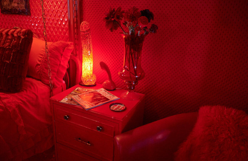 pluche74 locatie californië design vintage meubels roze paleis shoot film foto mode auto scouting35