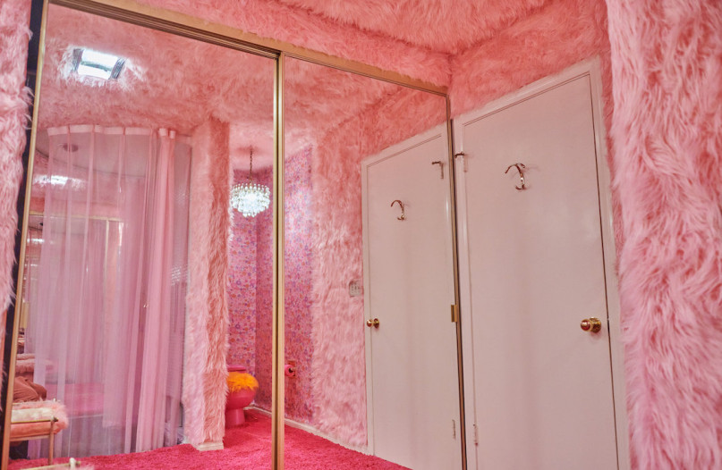 pluche74 locatie californië design vintage meubels roze paleis shoot film foto mode auto scouting42