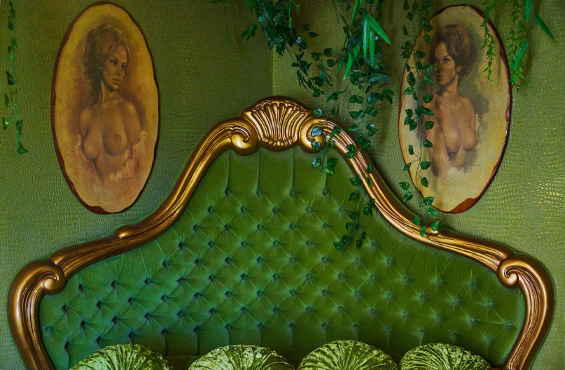 pluche74 locatie californië design vintage meubels roze paleis shoot film foto mode auto scouting69