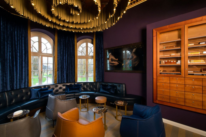 plush74 location castle luxury hotel residence film photoshoot event locations scouting16