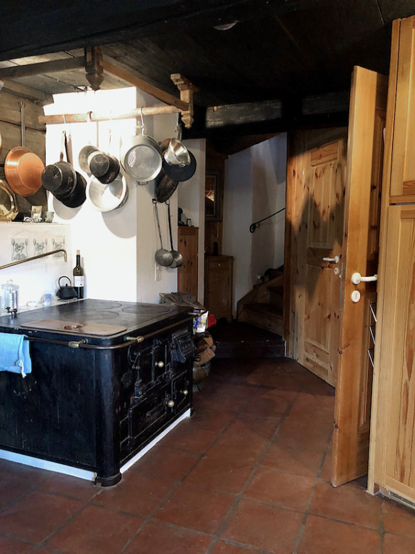 plush74 location film photo alvaneu switzerland historical farm house 13