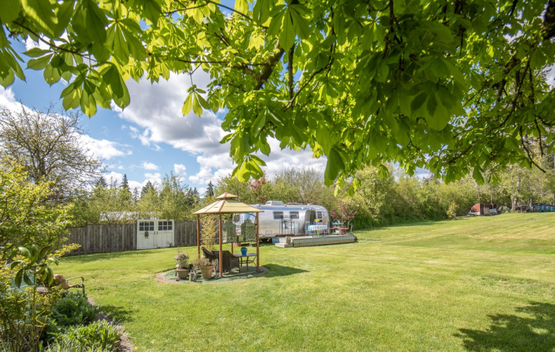 plush74 location film photo canada bc unique airstream vintage mountain vintage 27