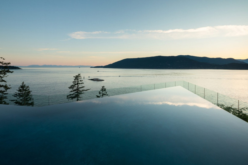 felpa74 ubicación película foto canadá bc única montaña frente al mar vista a la montaña 1