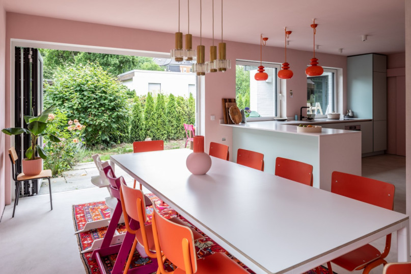 plush74 location hamburg bungalow house colors bauhaus 60ies scouting agency photo film 17