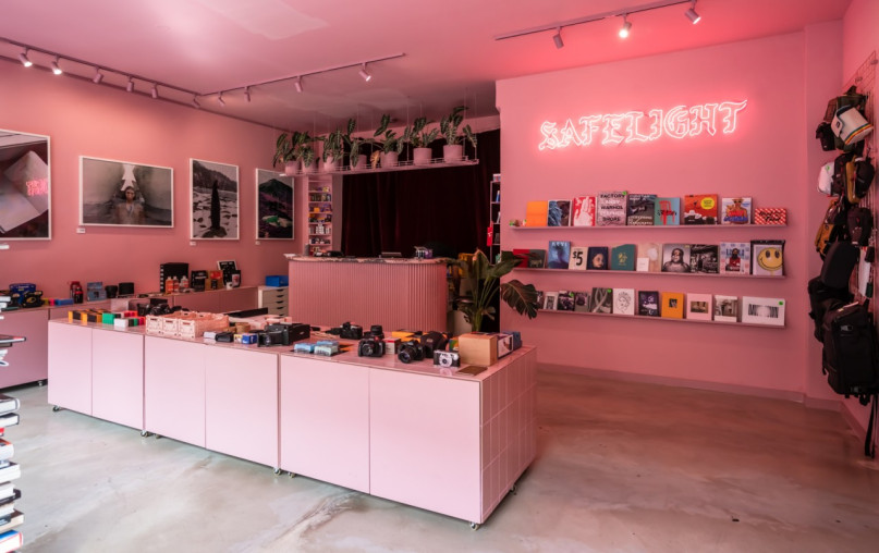 plush74 location photo film berlin germany store shop pink camera 12