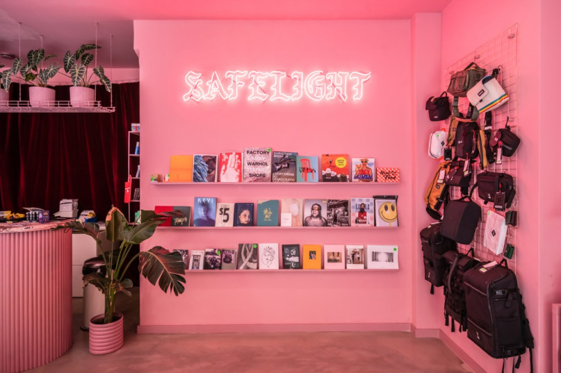 plush74 location photo film berlin germany store shop pink camera 7