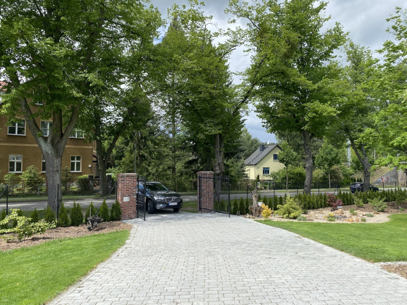 plush74 location photo film event berlin germany driveway 35