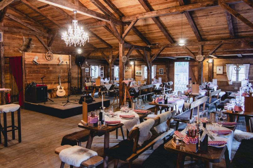 plush74 location photo film event location scouting wood chalet berlin2 (1)