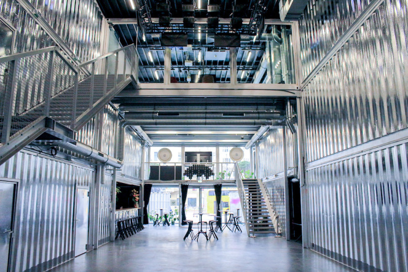 plush74 location photo film event rental germany berlin container box steel showroom 14