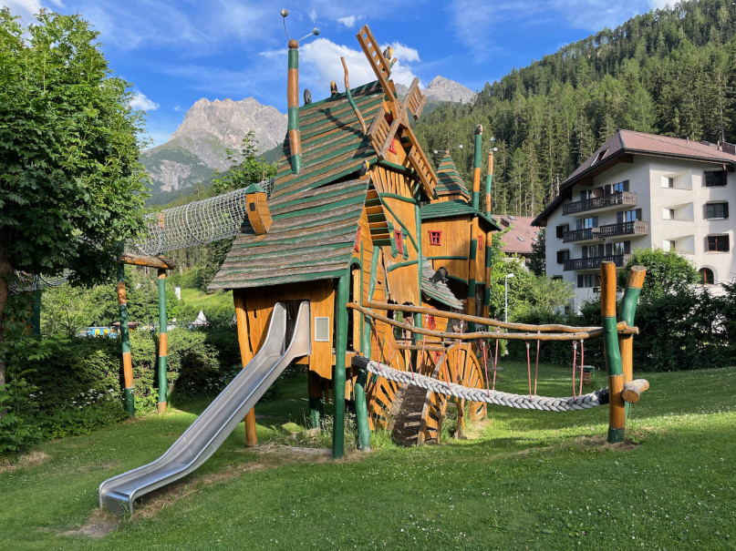 plush74 location photo film event switzerland vulpera lido pool outdoor color 86