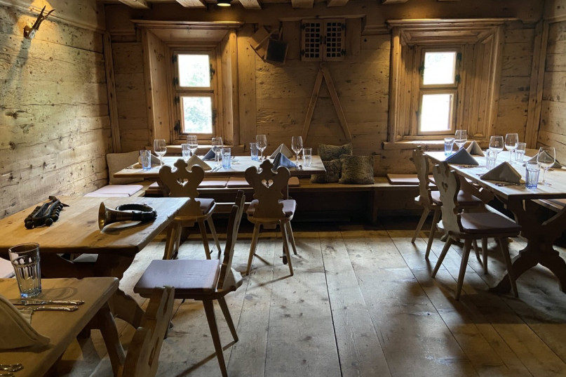 plush74 location photo film event zuoz engadin switzerland mountain restaurant 12