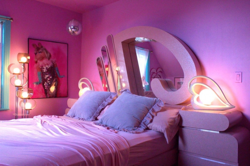 plush74 location photo film shop store pink colourful house danbury usa1