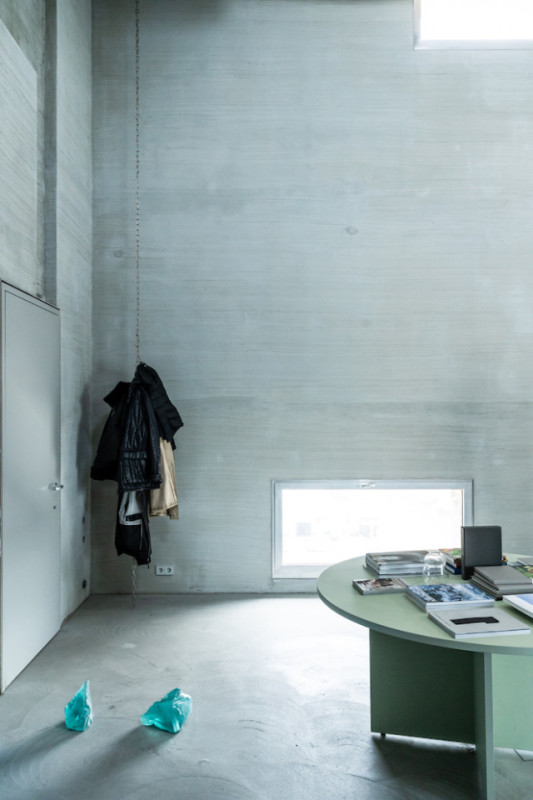 plush74 location scout rental photo film production berlin brandlhuber tower office brutalism concrete25