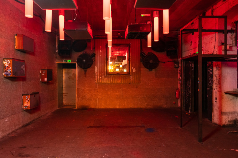 plush74 location scout rental photo film production berlin club bar funky17
