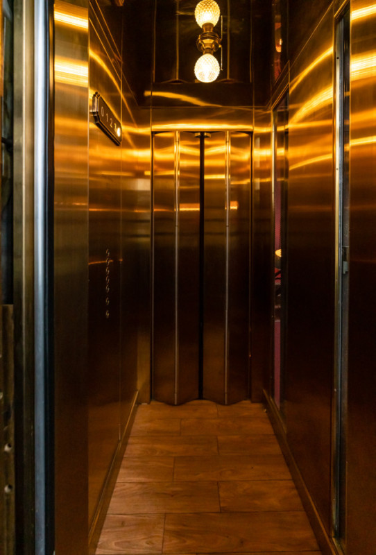 plush74 location scout rental spain photo film production hotel room suite berlin56