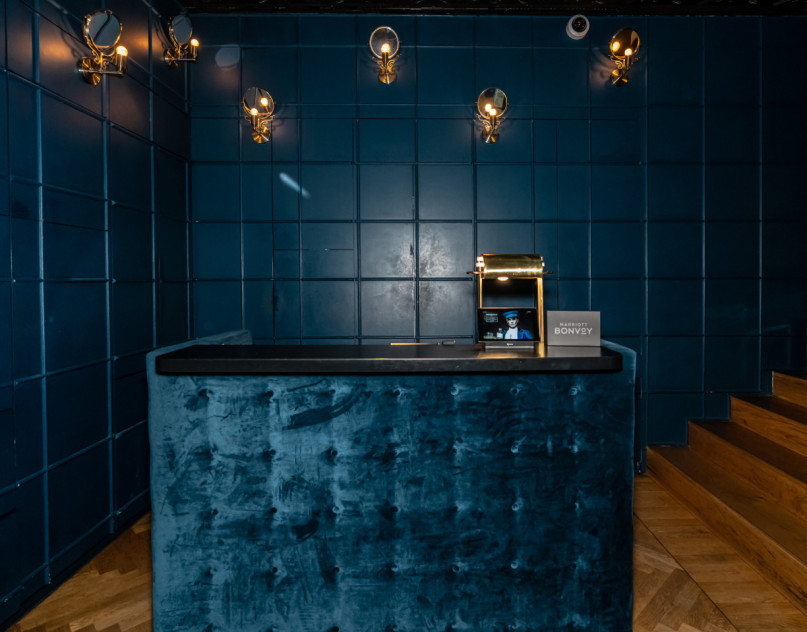 plush74 location scout rental spain photo film production hotel room suite berlin58