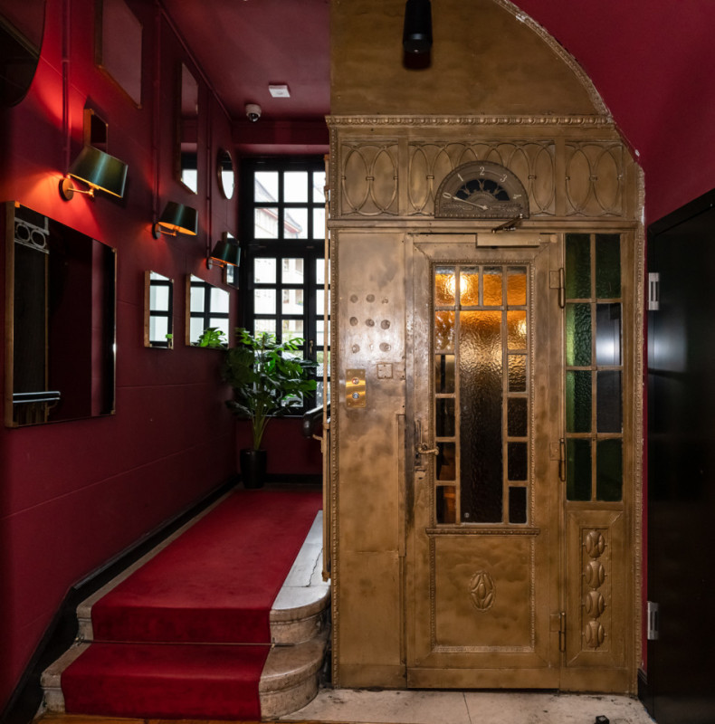 plush74 location scout rental spain photo film production hotel room suite berlin60