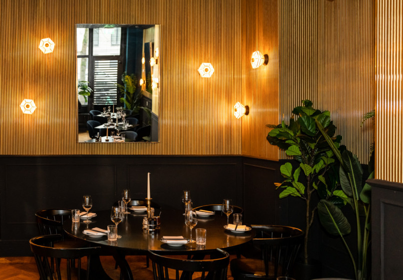 plush74 location scout rental spain photo film production hotel room suite berlin66