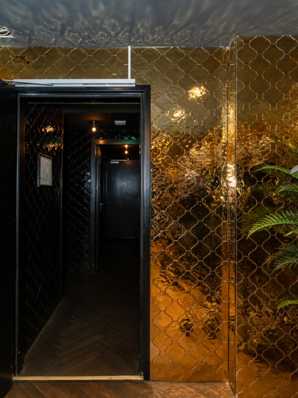 plush74 location scout rental spain photo film production hotel room suite berlin71