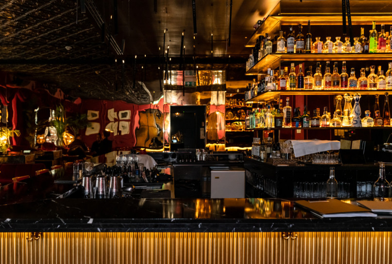 plush74 location scout rental spain photo film production hotel room suite berlin73