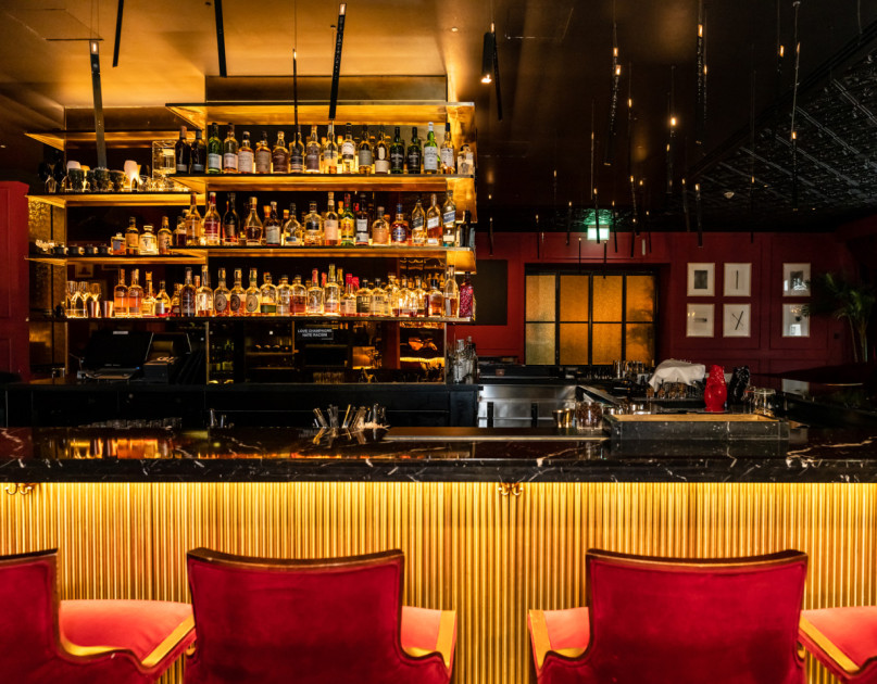 plush74 location scout rental spain photo film production hotel room suite berlin74