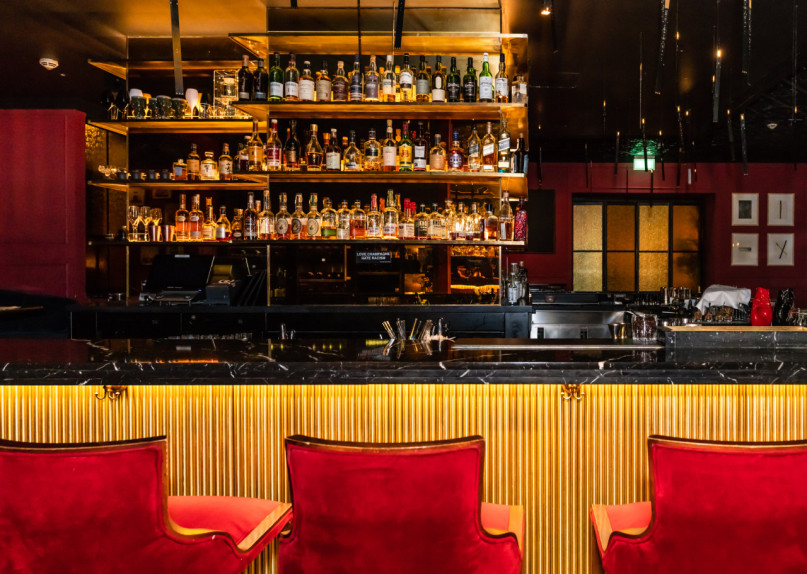 plush74 location scout rental spain photo film production hotel room suite berlin78