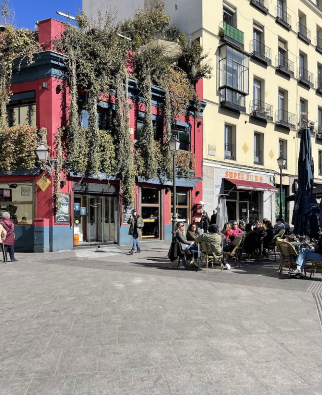 peluche74 location scout noleggio spagna foto produzione cinematografica madrid strade31