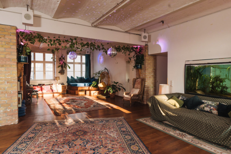 plush74 location scouting film photo event rental event space berlin evetn space healing19