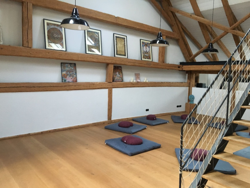 plush74 location scouting film foto location haus moorenweis yoga skandinavisch wood117