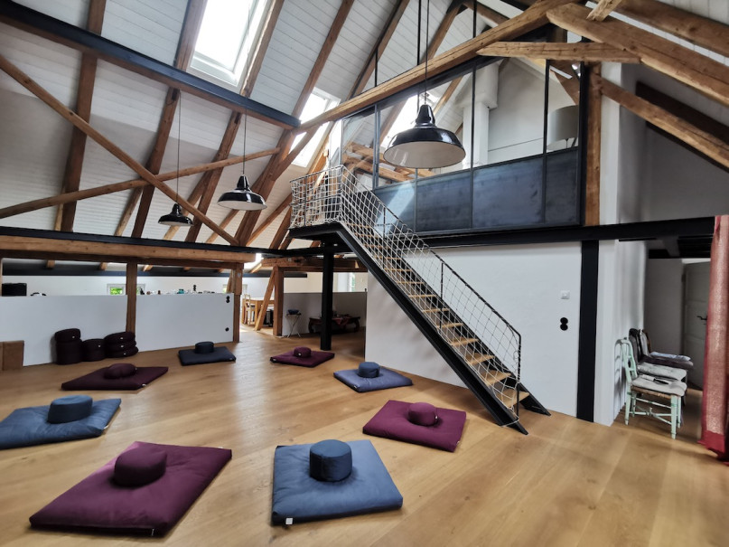 plush74 location scouting film foto location haus moorenweis yoga skandinavisch wood118