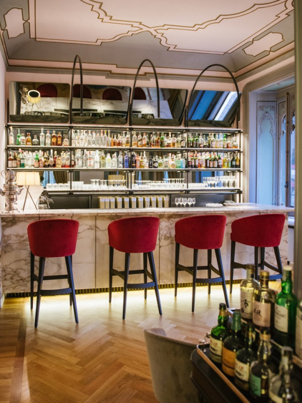 plush74 locations photo film production italy castle villa00034