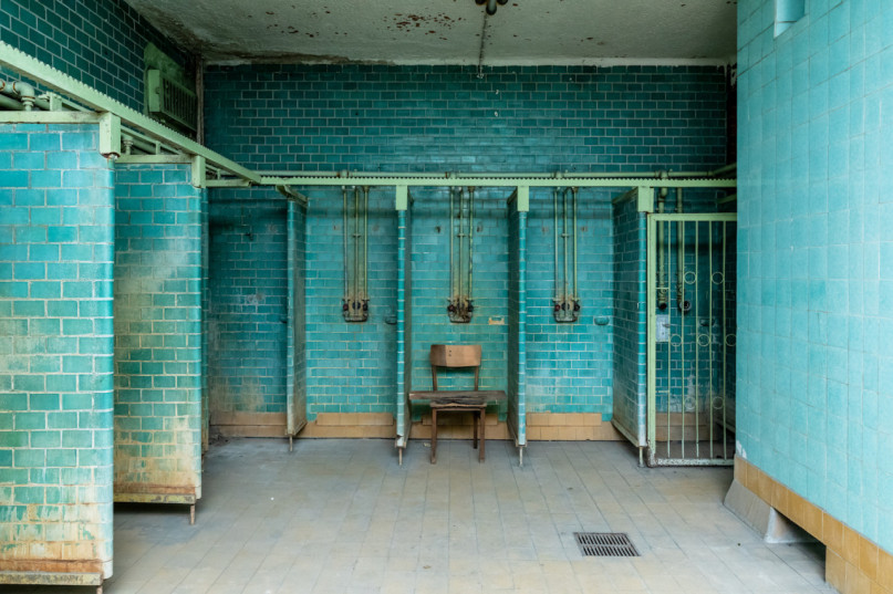 plush74 verlorene Schwimmhalle Ostberlin 12