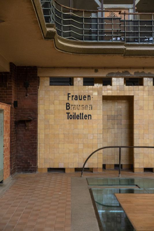 plush74 verlorene Schwimmhalle Ostberlin 5 (1)