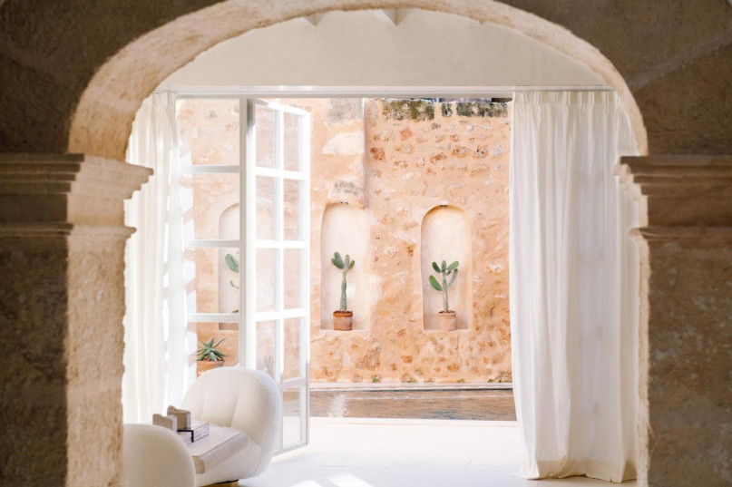 plush74 magic courtyard casa mallorca 10