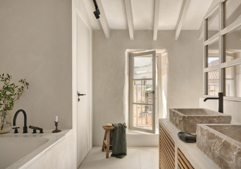 plush74 magic courtyard casa mallorca 20