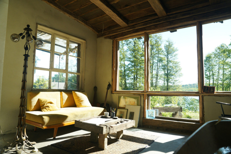 plush74 magical lakeside house 11