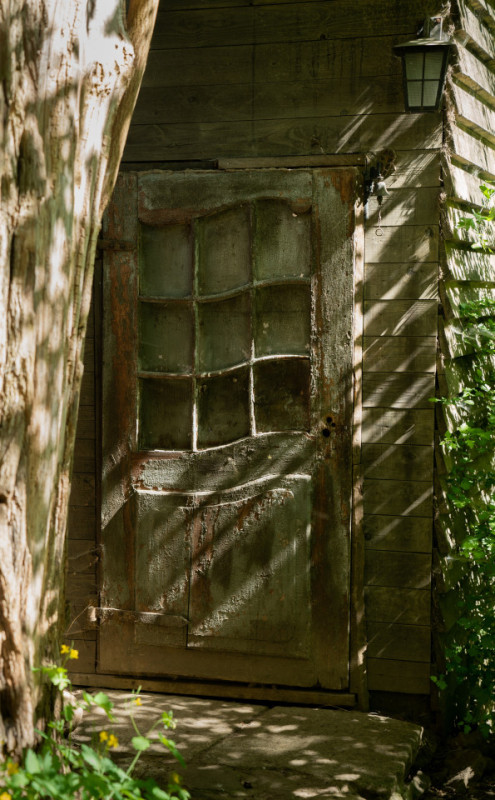 plush74 magical lakeside house 14