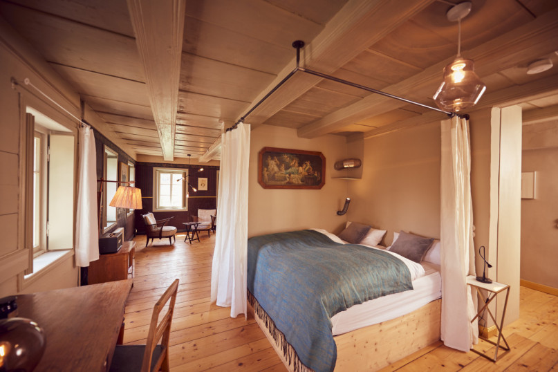 plush74 merchant039s farmhouse 4(1)