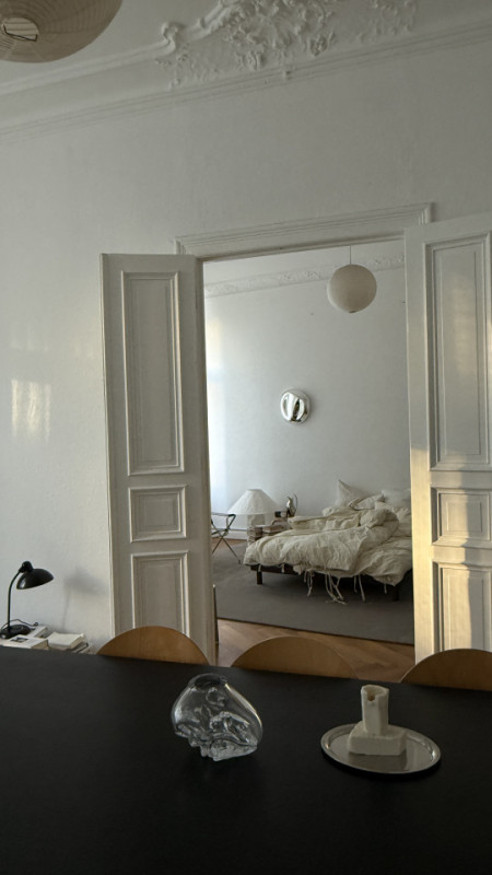 plush74 minimal altbau apartment berlin 28 (1)