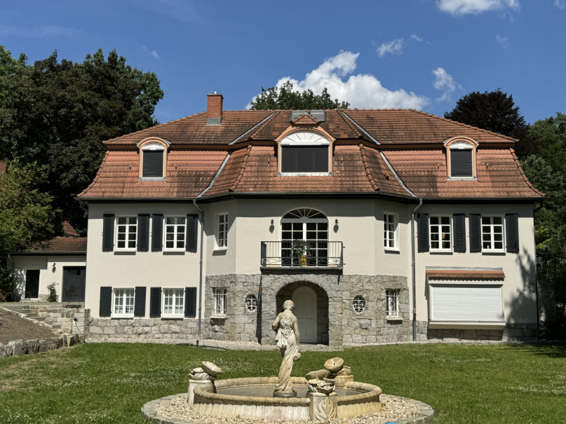 plush74 modern family luxury villa 25