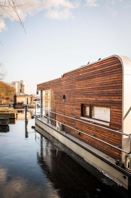 plush74 modern houseboat berlin 17