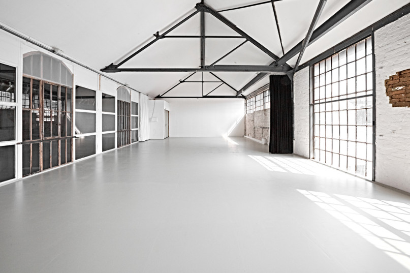 plush74 modern industrial studio 1