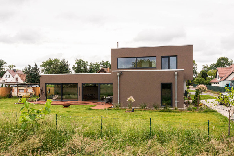 plush74 modern lakeview house berlin area 40