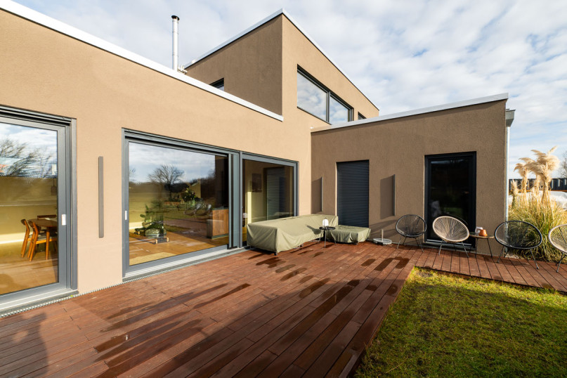 plush74 modern lakeview house berlin area 58