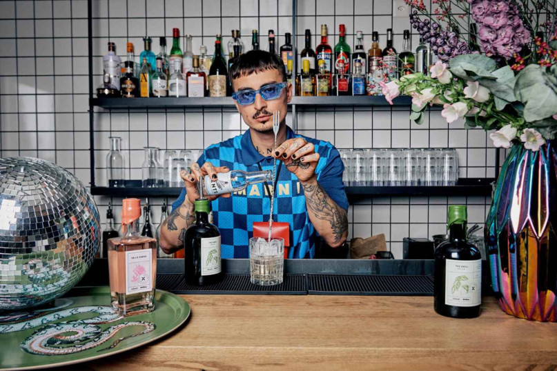 plush74 neon monochrome bar 2