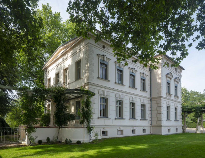 plush74 palatial garden villa potsdam 2