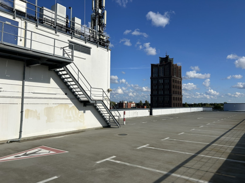 plush74 parkdeck hallen am borsigturm 49