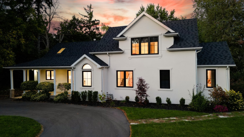 pluche74 foto film evenement locatie toronto stedelijk privé huis canada helder kleurrijk huis 1