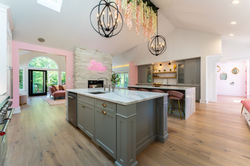 pluche74 foto film evenement locatie toronto stedelijk privé huis canada helder kleurrijk huis 17