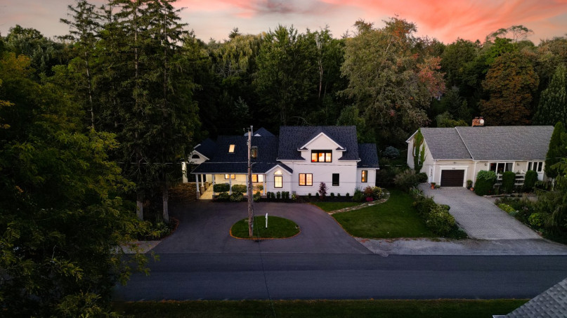 pluche74 foto film evenement locatie toronto stedelijk privé huis canada helder kleurrijk huis 2